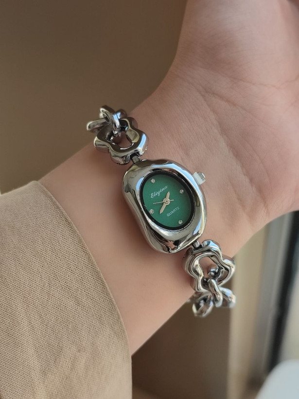 ساعت زنانه بند زنجیری مارک الینا 8152759