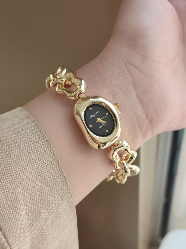 ساعت زنانه بند زنجیری مارک الینا 8152759